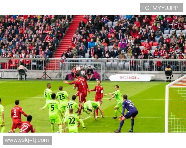 友谊赛精彩对决尤文图斯与拜仁战成平局绝杀瞬间引发全场热烈反响